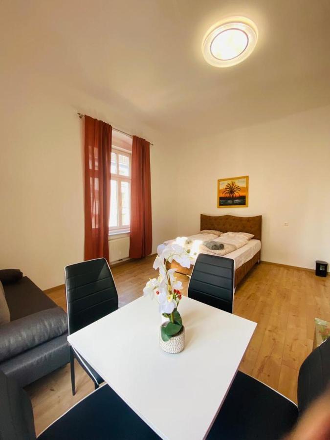 Quad-Room Near Prater Stern Wien Exterior foto